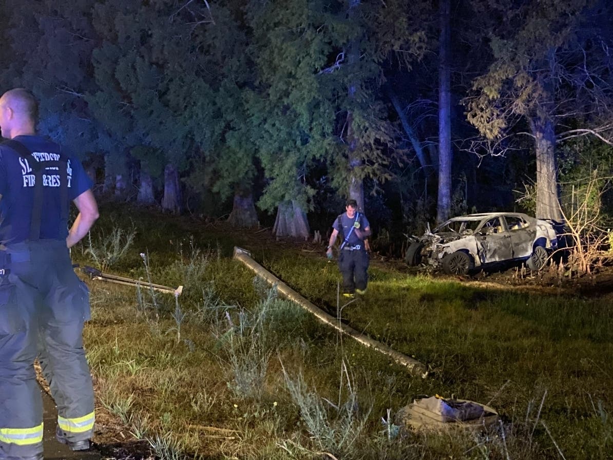 A 26-year-old Tampa man has died following a fiery crash on Interstate 275 near Gandy Boulevard in Pinellas County.