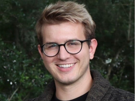 Eric Misner was cast as the lead role of Howard Fine. Misner has been performing throughout the Tampa Bay area for 20 years. 