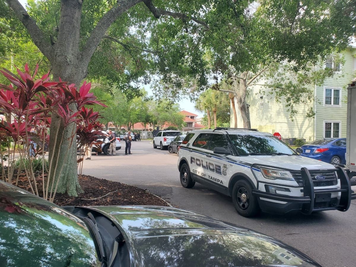 Two women hostages have been rescued by SWAT officers, however, a man remains barricaded inside the Bowery Bayside apartments on South Westshore Boulevard.