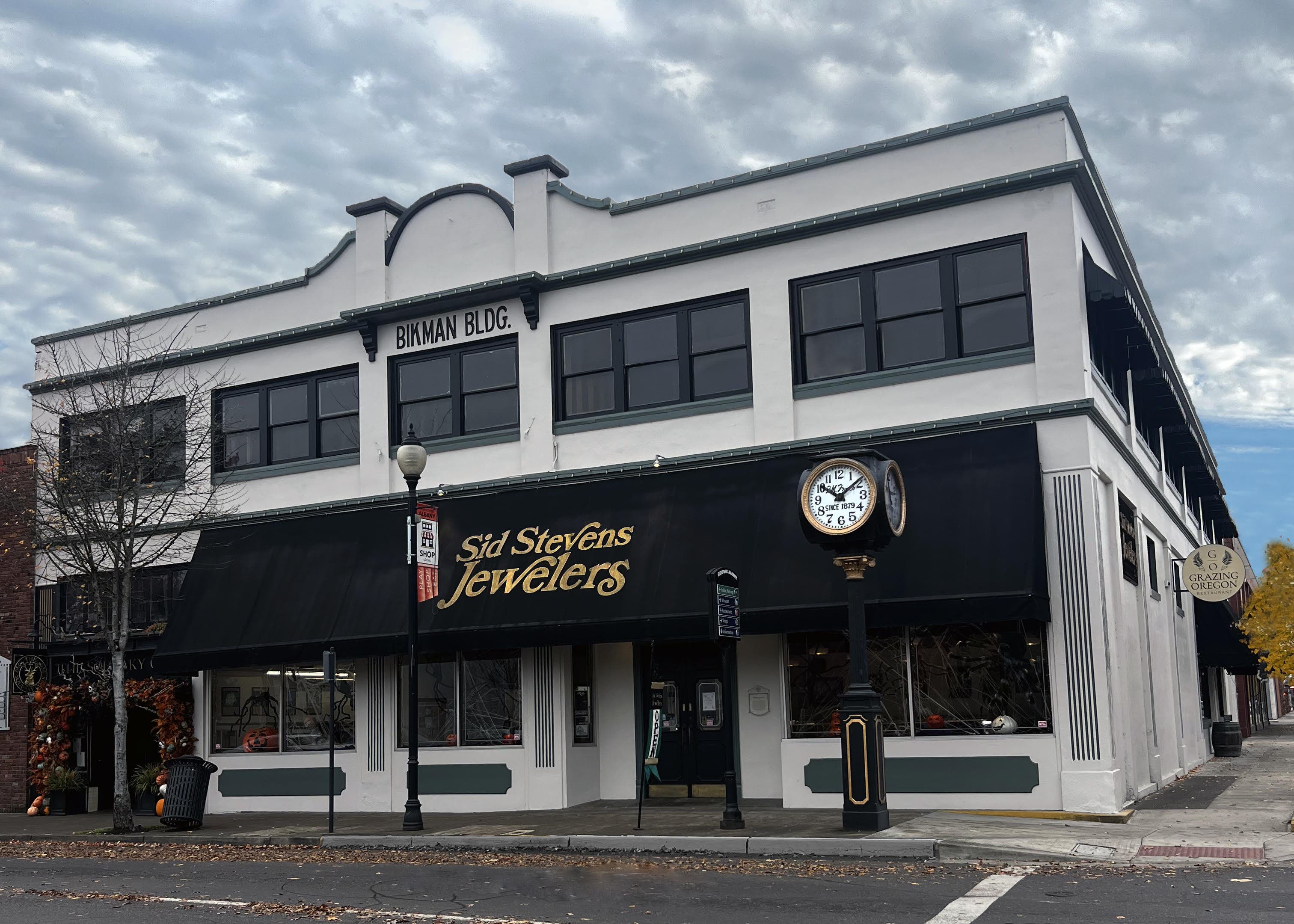 Sid Stevens Jewelers Closing After Four Decades in Albany; Retirement Sale Underway