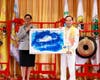 As a meaningful gesture of honor and gratitude, Dr. Hong presents the First Lady with an exquisite artwork from the treasured collection of the Hong Tao Tze Foundation, reflecting the timeless ideals of harmony, hope, and conscience for a better world.
