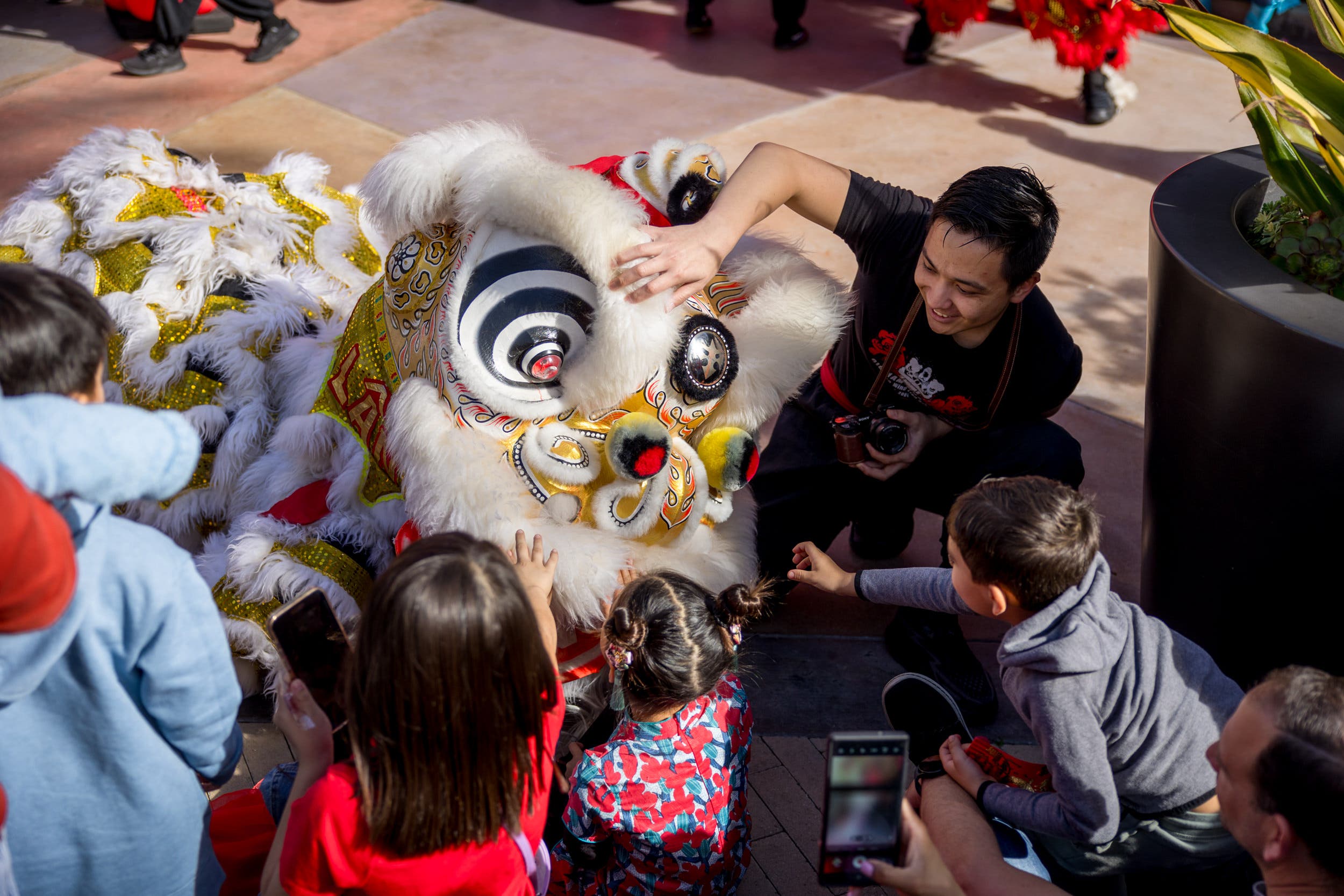 Cerritos Towne Center Hosts Year of the Horse Lunar New Year Event