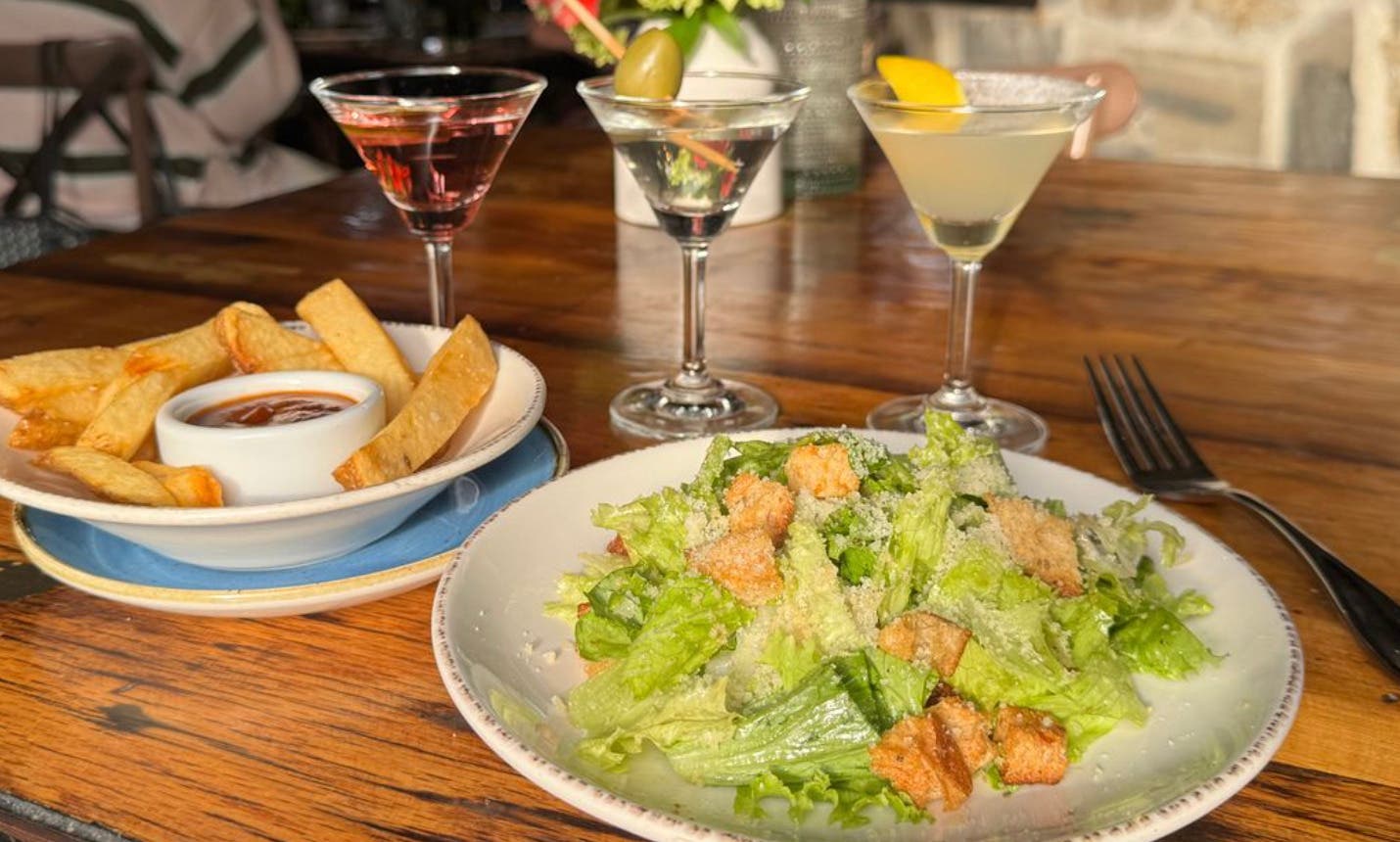 Girl Dinner at The Farmhouse Bar