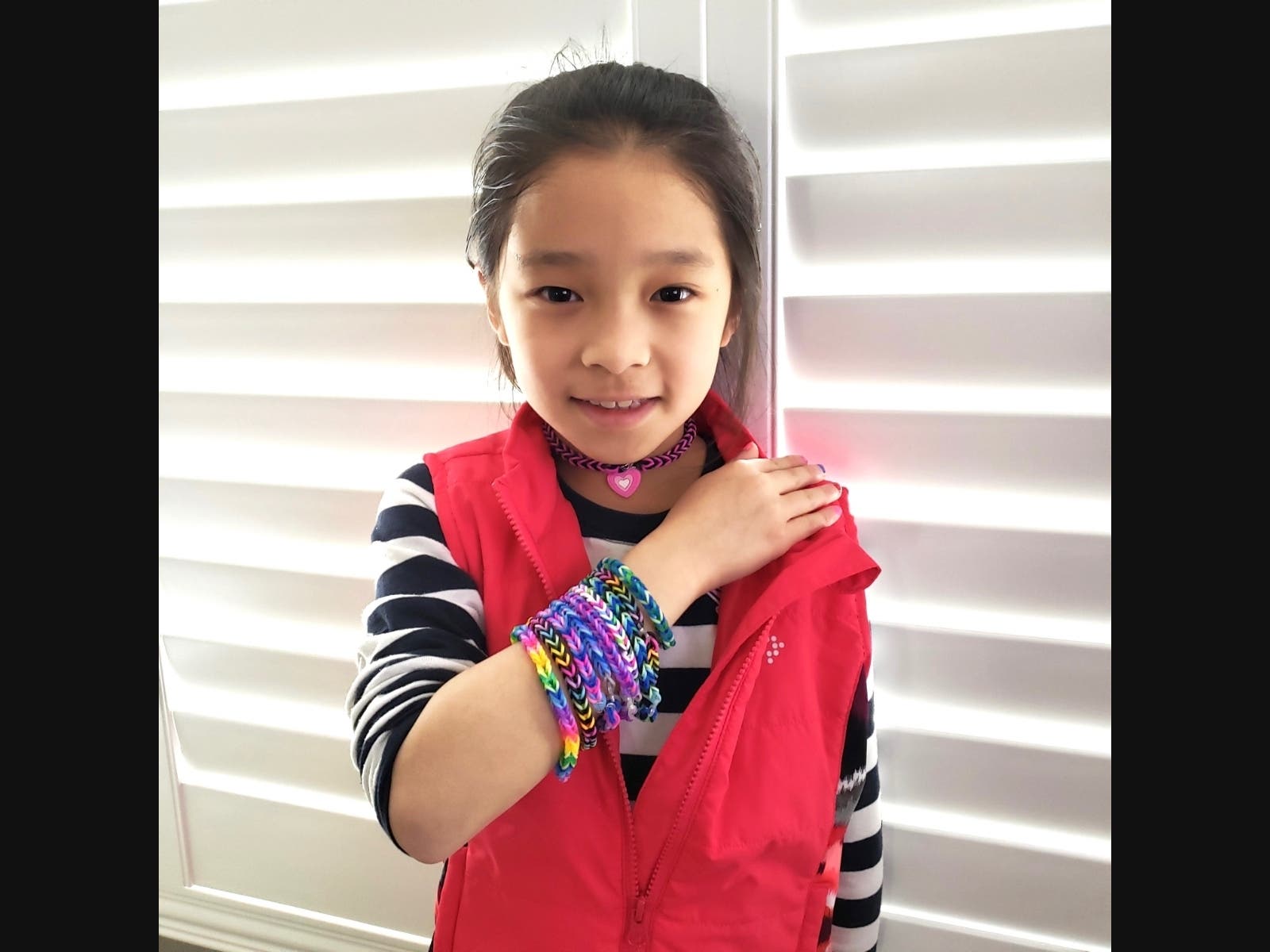 Quail Summit Elementary third grader has been selling homemade fishtail bracelets and 3D charms to benefit Feeding America. 