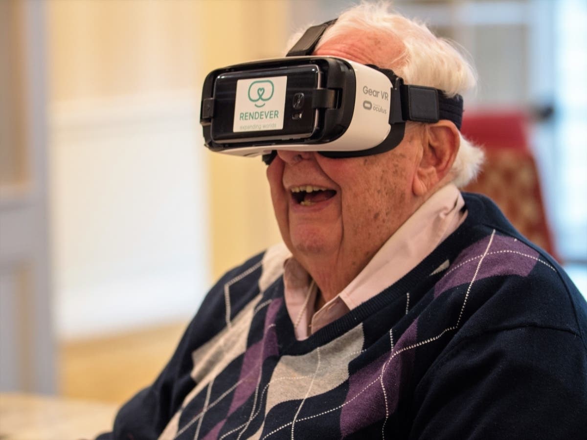 At Maplewood Senior Living, a resident enjoys a virtual tour of the White House, or maybe The Louvre.