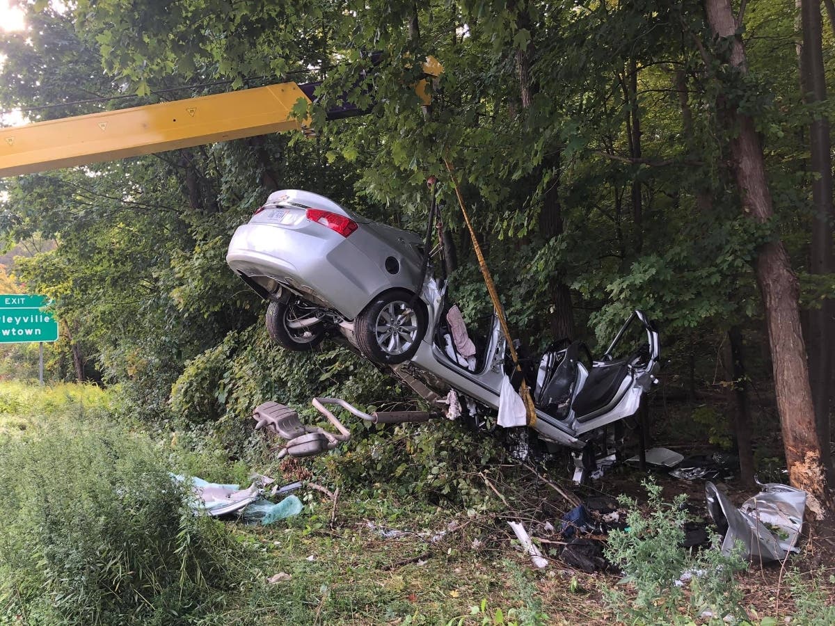 Motorist Seriously Injured In Danbury Crash | Danbury, CT Patch