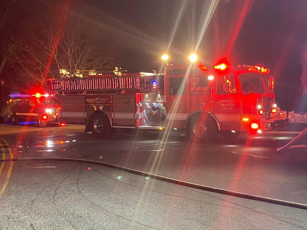 Brookfield Firefighters Tackle Minivan Blaze [VIDEO] | Brookfield, CT Patch