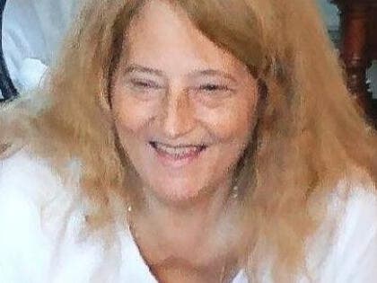 Karen McKenzie White passed away on June 13, 2022, surrounded by her loving family.