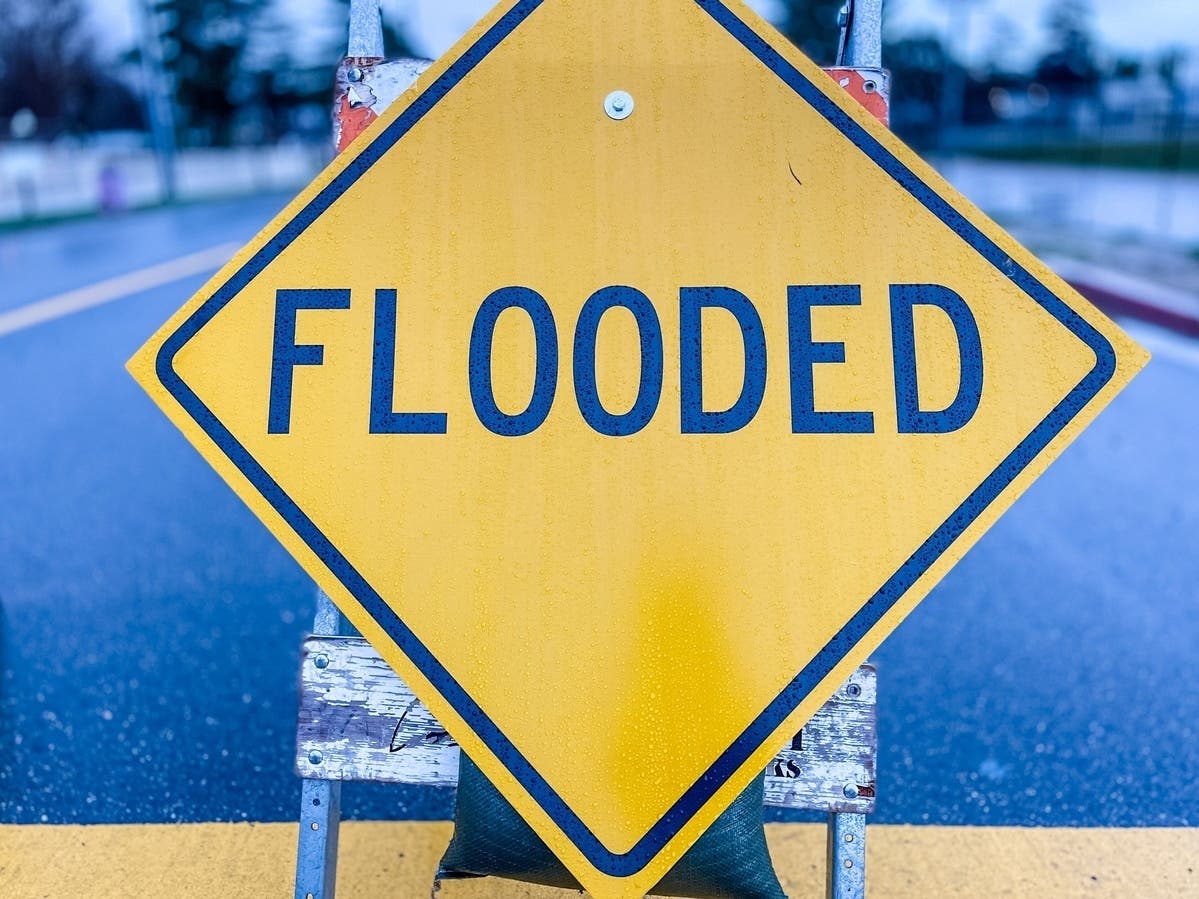  On Monday, April 3, 2023, the City of Danbury in partnership with the Connecticut Institute for Resilience and Climate Adaptation (CIRCA), will be hosting a public workshop to discuss how the East Ditch flooding and extreme heat may impact the community.