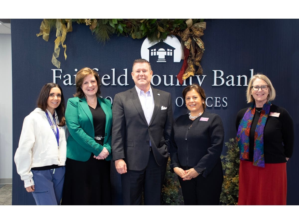 l to r: Lauren Messina, Hospice RN; Keri Linardi, RVNAhealth Chief Clinical Officer; Dan Berta, President of Fairfield County Bank; Theresa Santoro, RVNAhealth President & CEO; Jennifer Christensen, RVNAhealth Donor Engagement Officer