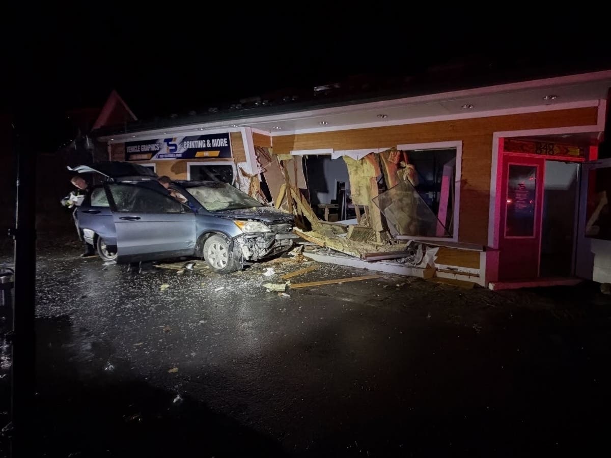 1 Injured After Car Crashes Into Building On Danbury Road In Wilton ...