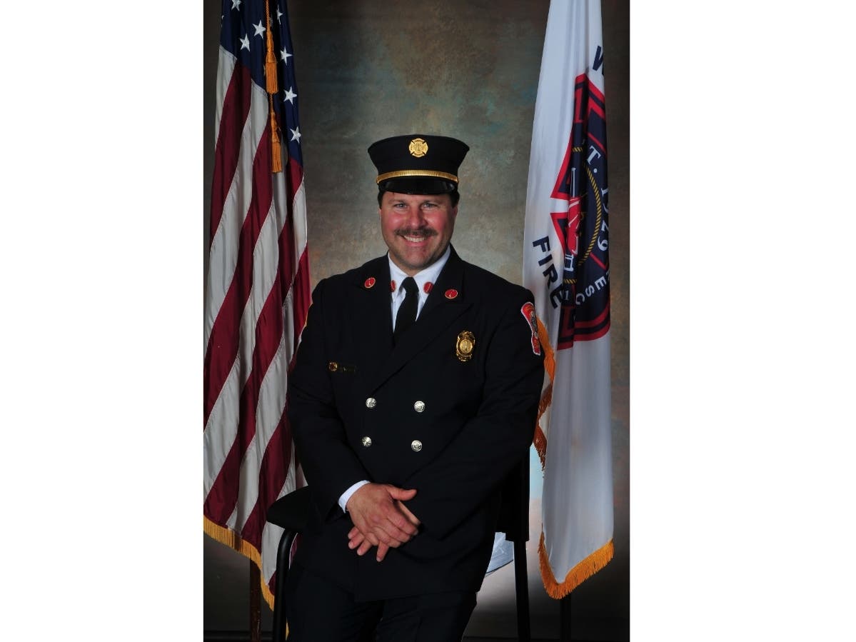 Woodbridge Firefighter Paul Konwerski will be honored Sept. 17 by the Amity Chamber of Commerce.