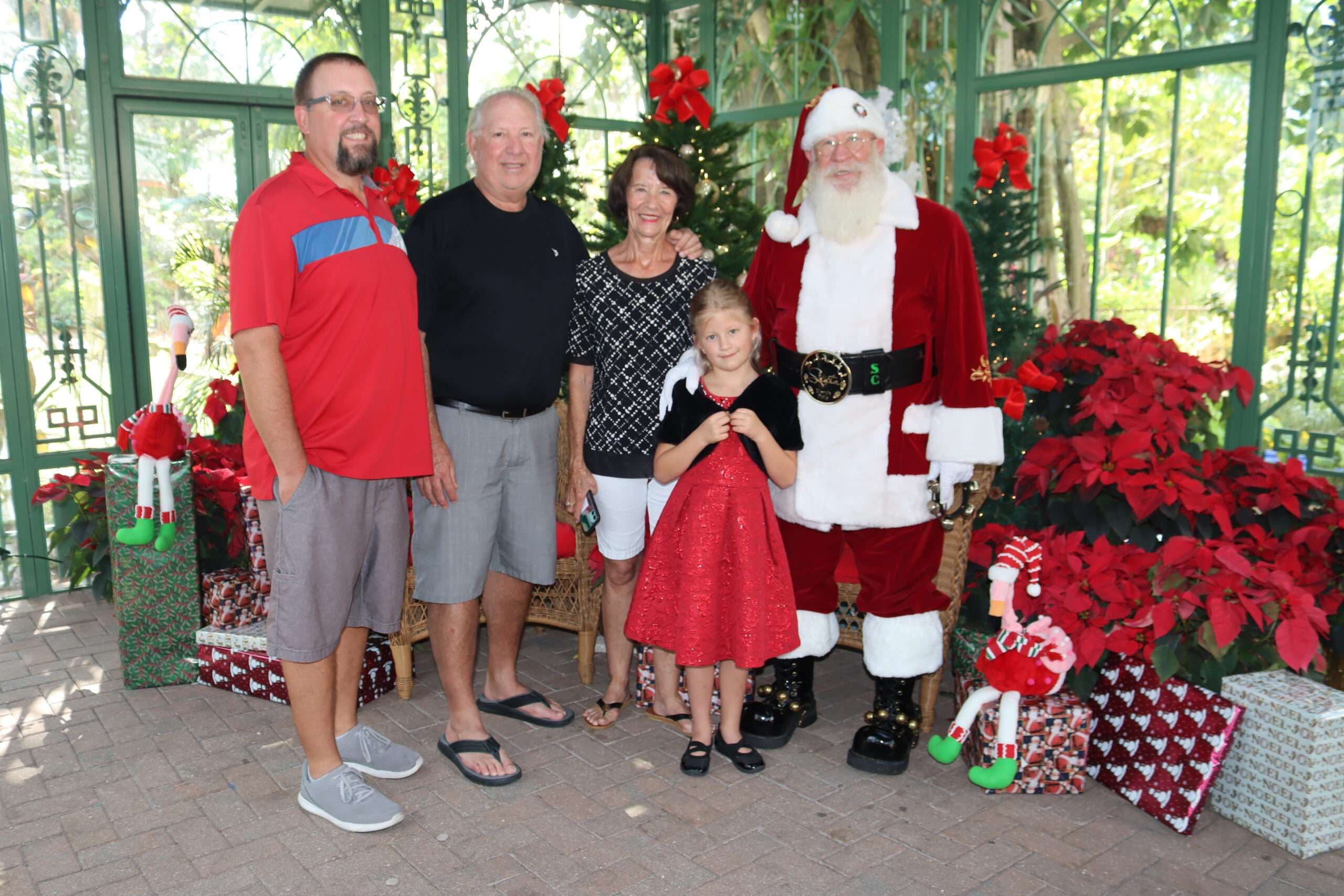Photos with Santa at the Wonder Gardens