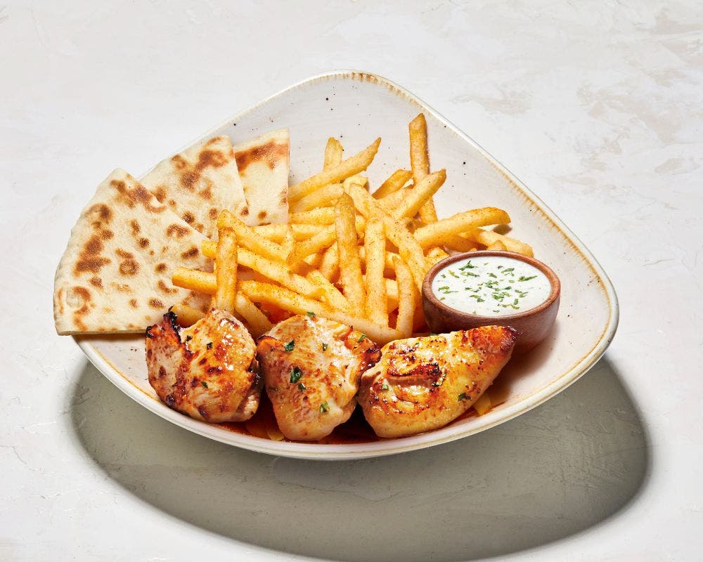 Kids Eat Free at Luna Grill Until Aug. 31