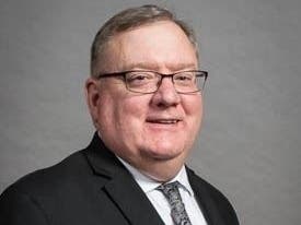 Town Councilor Thomas Bowes has announced he is running to be Braintree's second ever mayor.