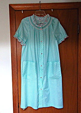 size medium ladies housecoat