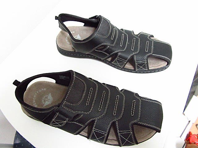 size 13W men's Dockers sandals