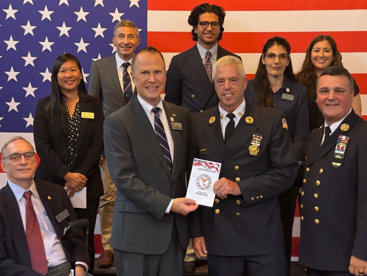 Glen Cove’s Vinnie Martinez Jr., a U.S. Marine Corps veteran, firefighter and EMS volunteer, has been named the Tribute and Honor Foundation’s 2027 Impact Award recipient. He is one of nine veterans and veteran supporters who will be honored Feb. 6.