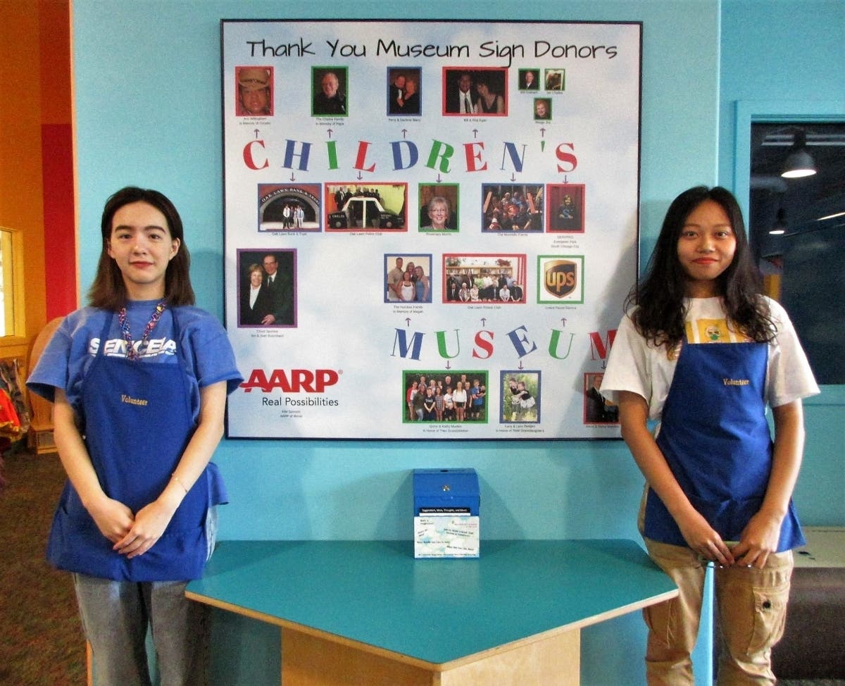 Left: Zhenya Wei , Right: Zhaowen Wang  