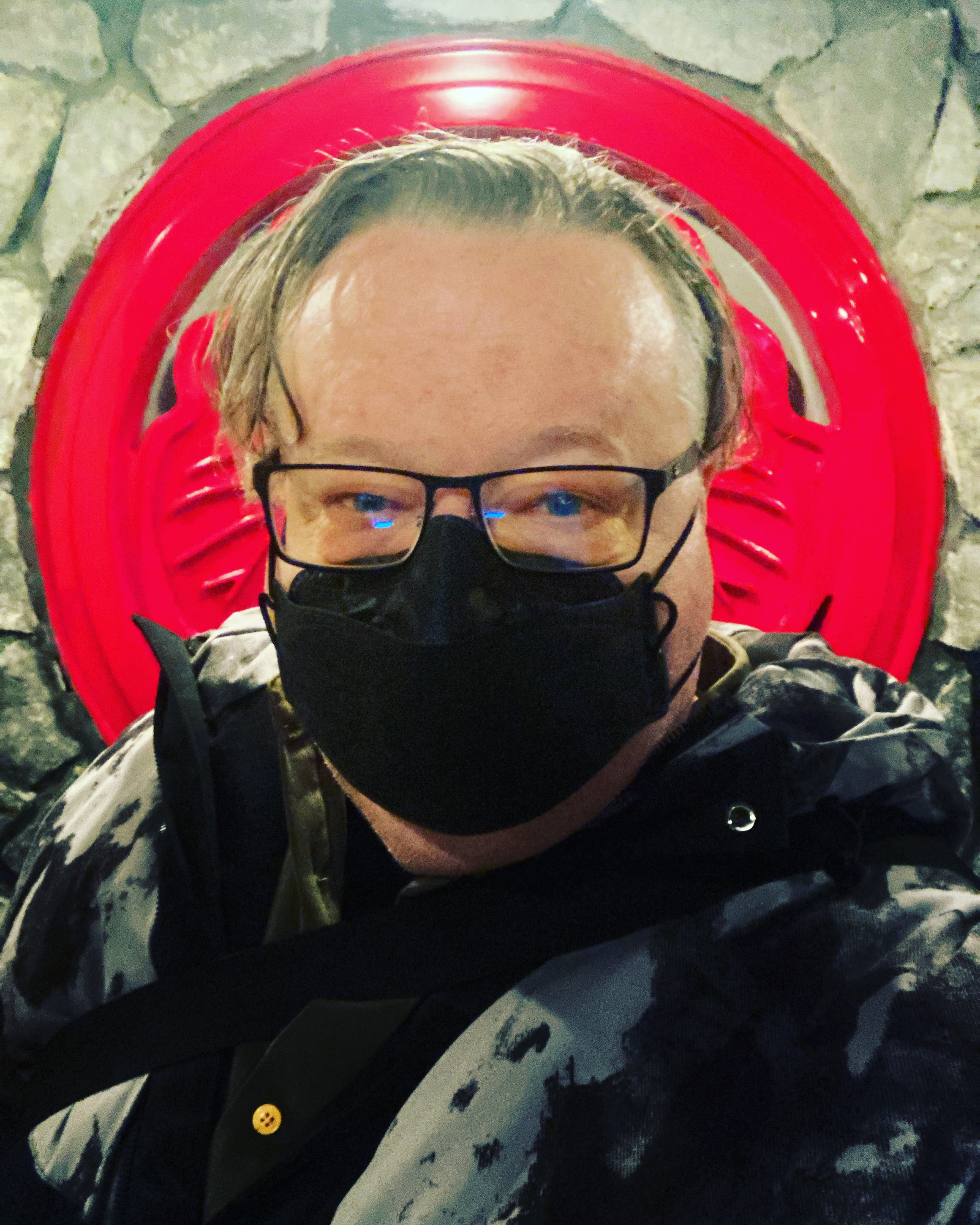 The Mask King of New Jersey wears the LG Airwasher KF94 Mask