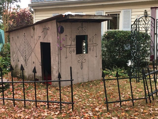 MoCo Couple Turns Home Into Spooky Southern Swamp For Halloween ...