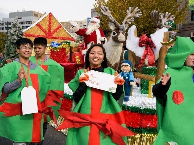 There is a lot going on in Maryland this weekend including tree lighting ceremonies, holiday bazaars, and a Thanksgiving parade.