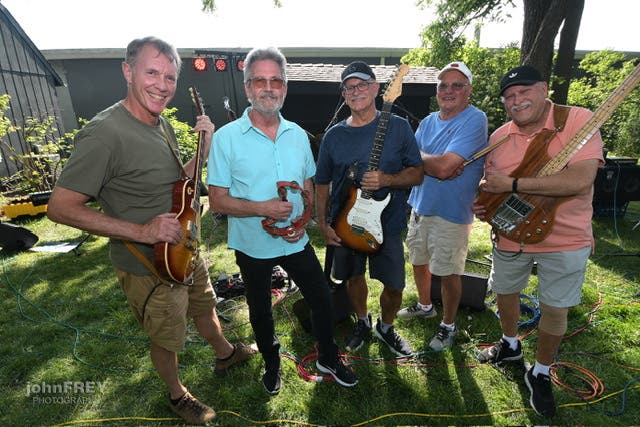 OUTDOOR, FUNDRAISING CONCERT with SappingTones