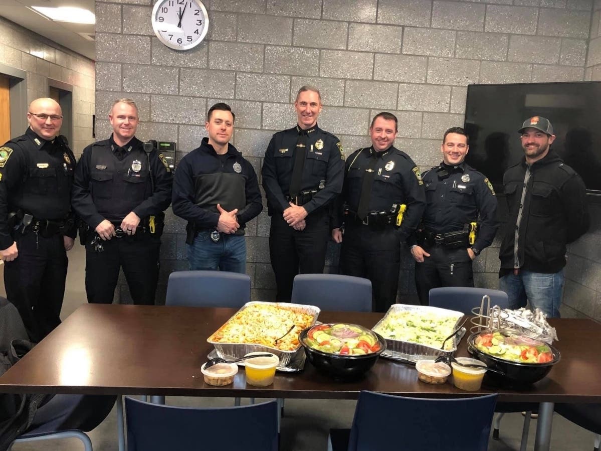 First responders were surprised by the free lunch from the restaurant.