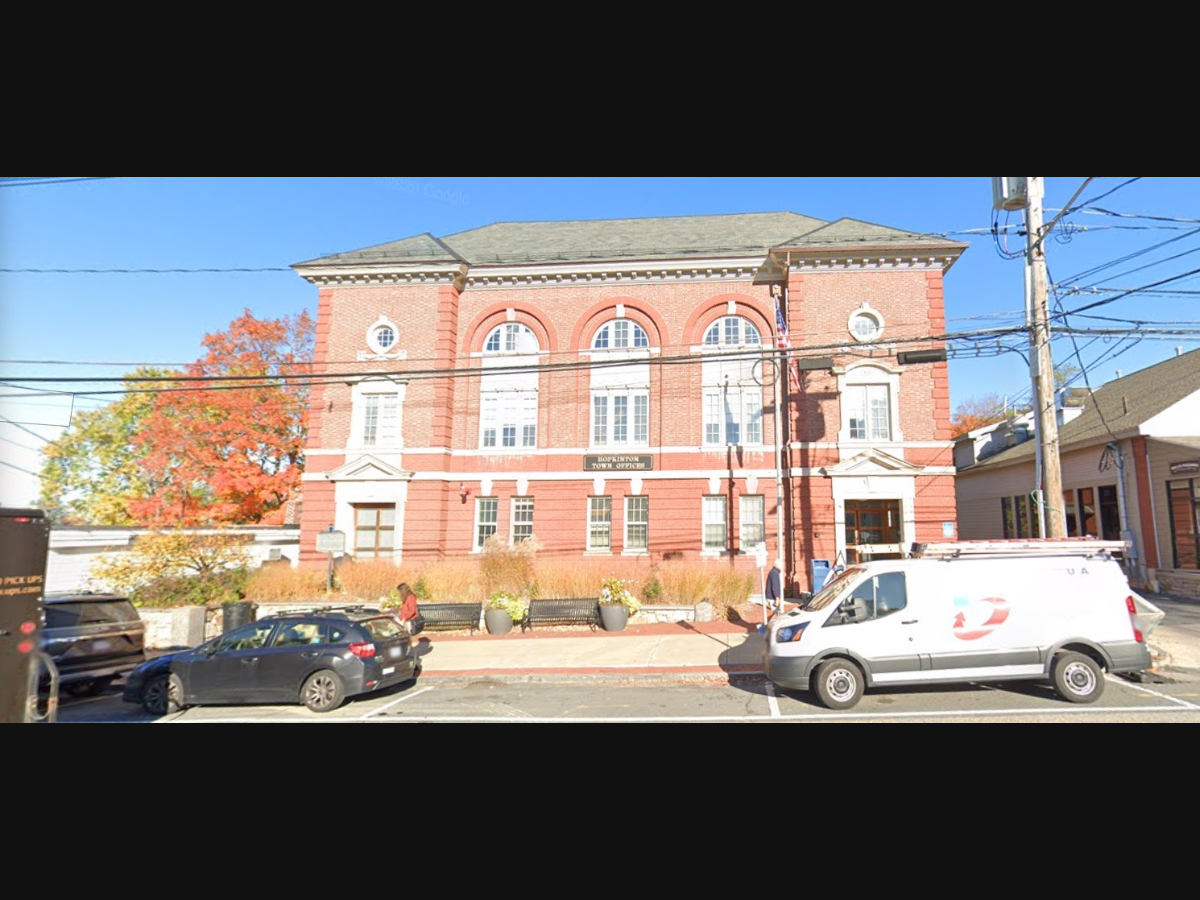 Increase In Hopkinton Lawn Signs Brings More Complaints Holliston, MA