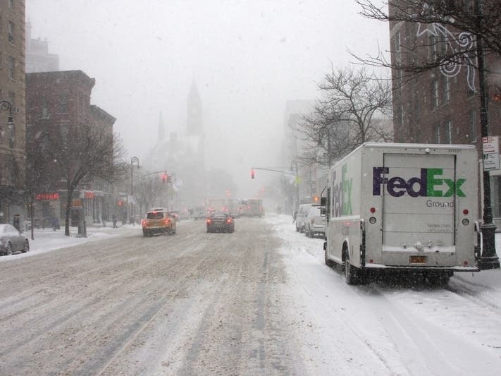 A Lower Manhattan community board has asked the city to study where loading zones can help taxis, deliveries and seniors get to the curb.