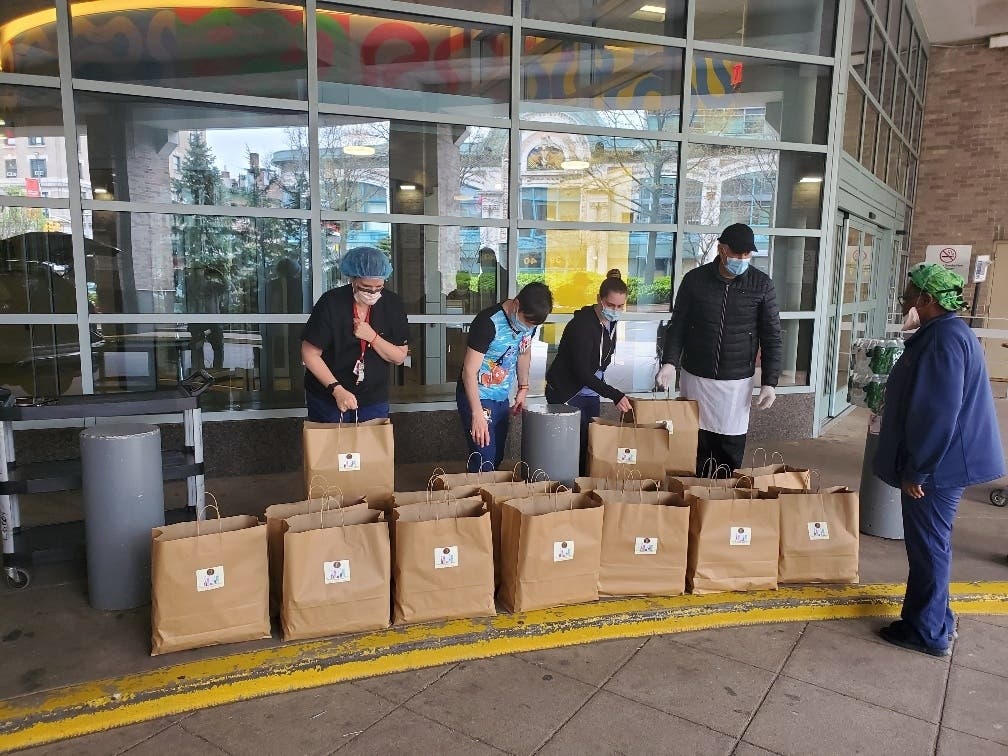 WaHi Diner will make 150 meals a day for the nurses, doctors and other staff at the Columbia Medical Center with the help of two nonprofits.