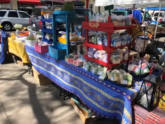 Craft Fair & Swap Meet-(Sat 7am-noon)