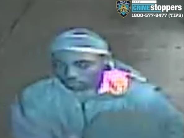 A thief mugged a woman, 73, on Saturday evening, police said.