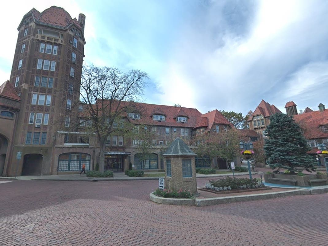 The Forest Hills Gardens Corporation is mulling over plans to pedestrianize Station Square.