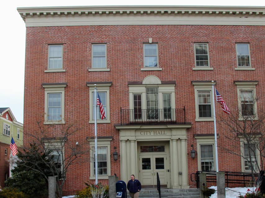 There will be an opening on the Beverly City Council after John Frates announced Monday night he was resigning his seat due to a move to a different ward.