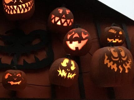 "Hocus Pocus 2" - which is set to start filming later this summer - will "reawaken" the 1993 cult classic the original cast that includes Bette Midler, Sarah Jessica Parker and Kathy Najimy.