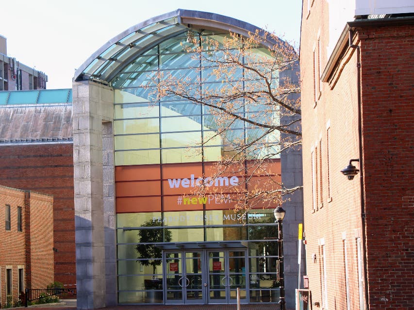 Anyone attending a Halloween-themed ball, large party, wedding reception or other similar events with 100 or more guests must receive a negative virus test regardless of whether they are vaccinated or not.