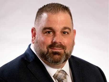 Peabody banking professional Jonathan Broderick has been named the new manager of Brookline Bank's Rowley branch office.