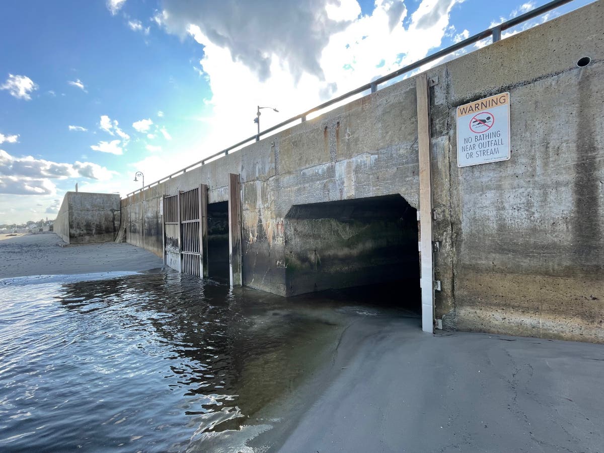 "For too long, beachgoers risked exposure to unsafe bacteria levels when swimming at King's Beach on a hot summer day." - U.S. Sen. Elizabeth Warren (D-Massachusetts)