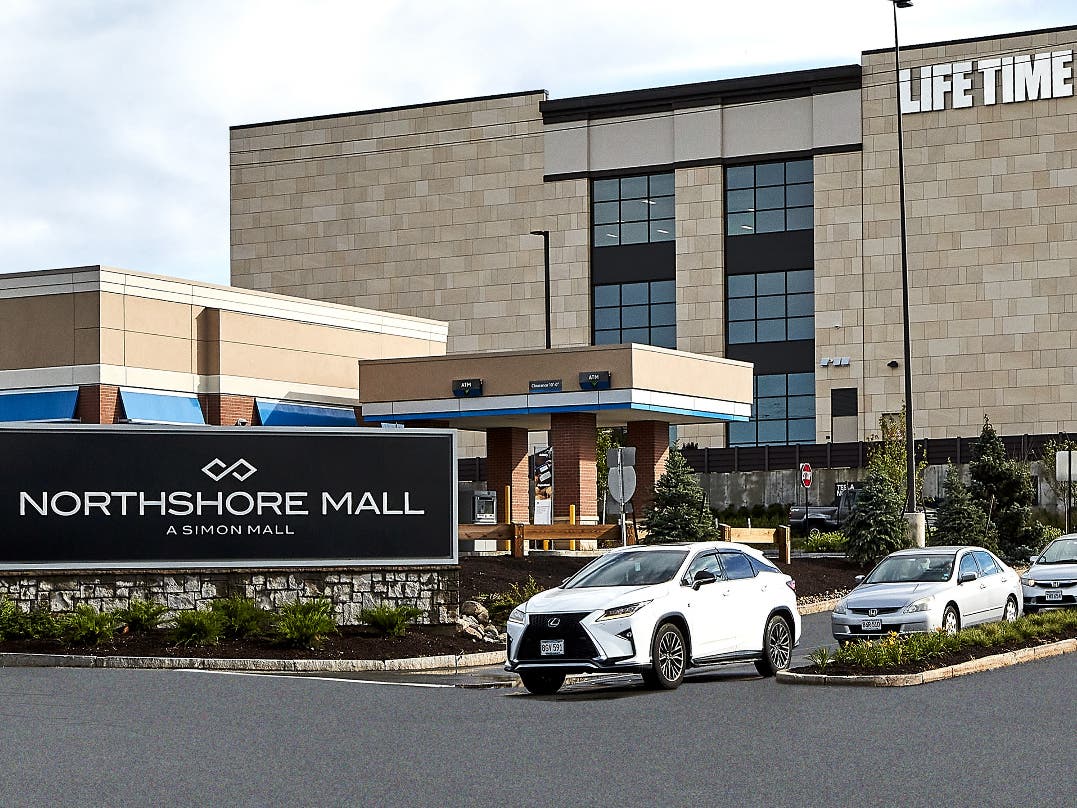 Simon Properties said Fogo de Chão and Shake  Shack will both open at the mall, with the Brazilian steakhouse set to open this summer and Shake Shack set to open on the promenade next to Immersive Gamebox later this year.