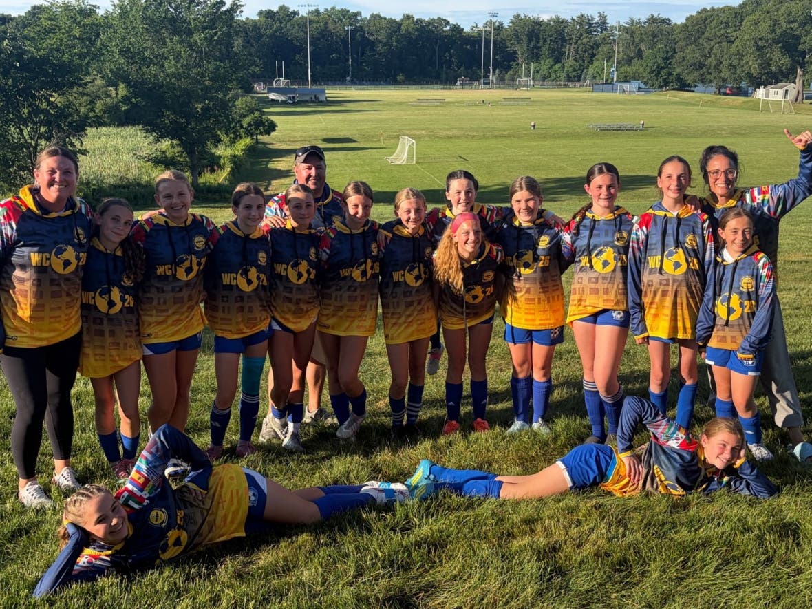 Danvers won its pool with a 2-1 triumph against Littleton in Game 3 before beating Whitman-Hanson 2-1 in the semifinals to reach the title game.