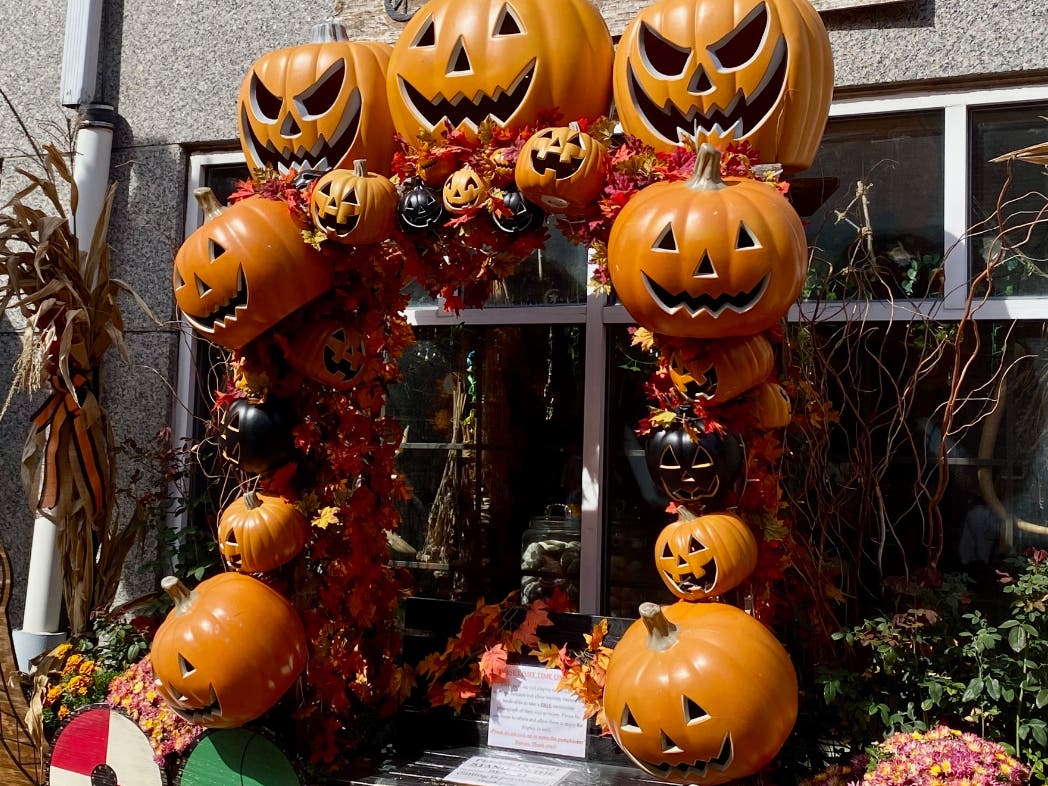 Every Marketplace venue will be open at least part of the weekend, with independent makers, artists, food vendors, live bands, DJs, aerialists, fire performers and the Salem Witches' Magic Circle scheduled to appear.