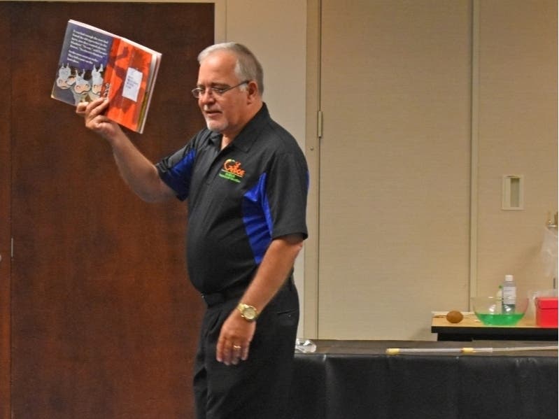 Georgia Superintendent Richard Woods visited the Cumming Library to prevent the “summer slide."