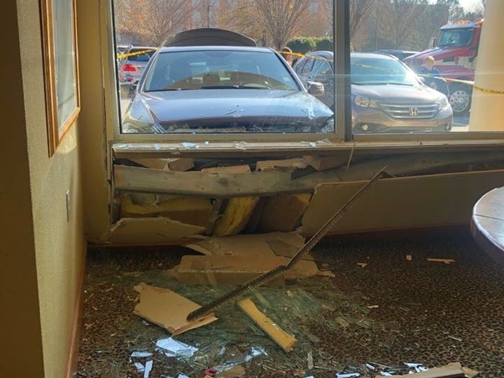 Car Crashes Into Alpharetta's J Christopher's: Police | Alpharetta, GA ...