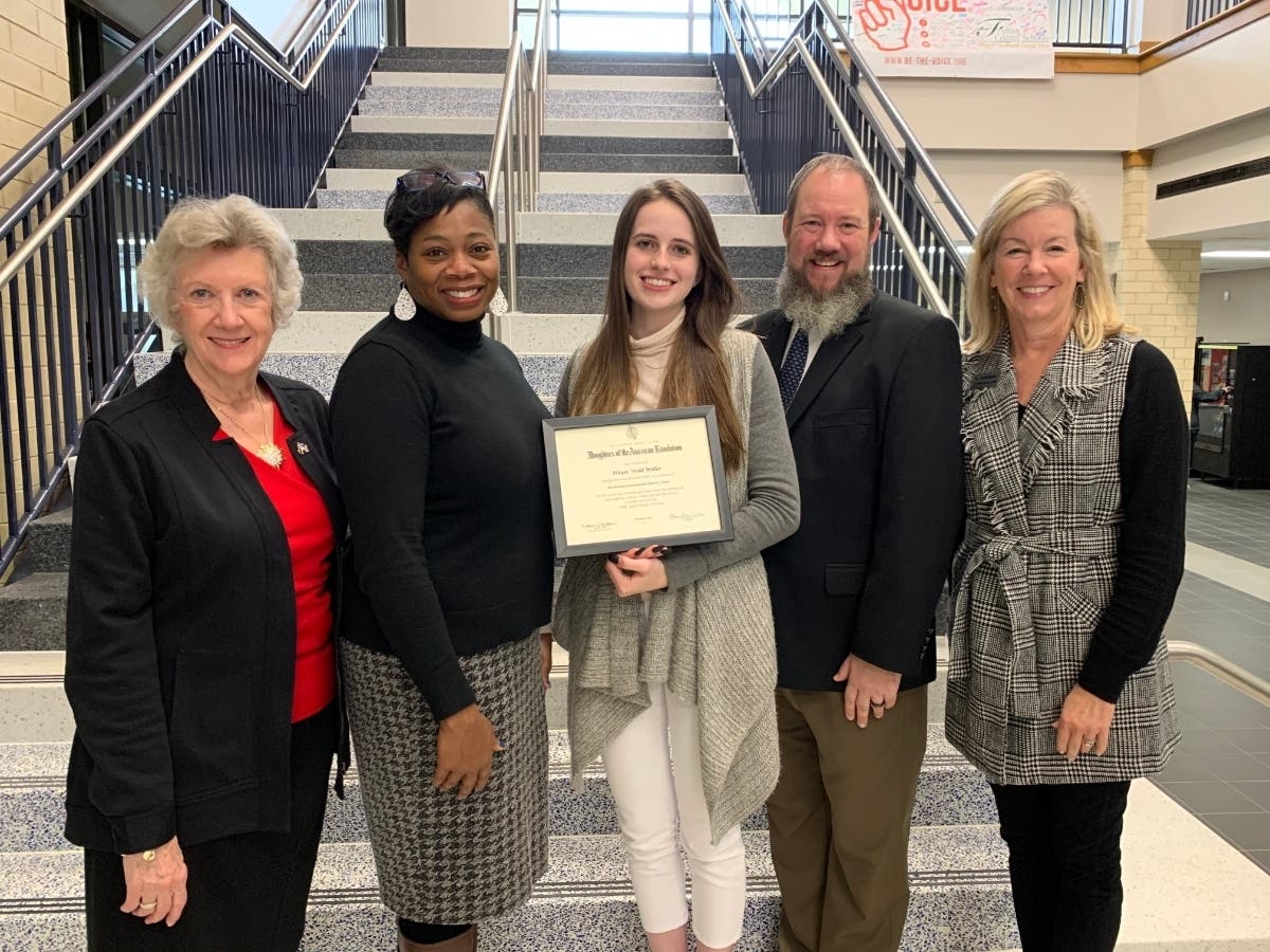 Riverwood Senior, Hayes Miller, receives the Sandy Springs chapter of the National Society Daughters of the American Revolution 2019-20 Good Citizen Award.