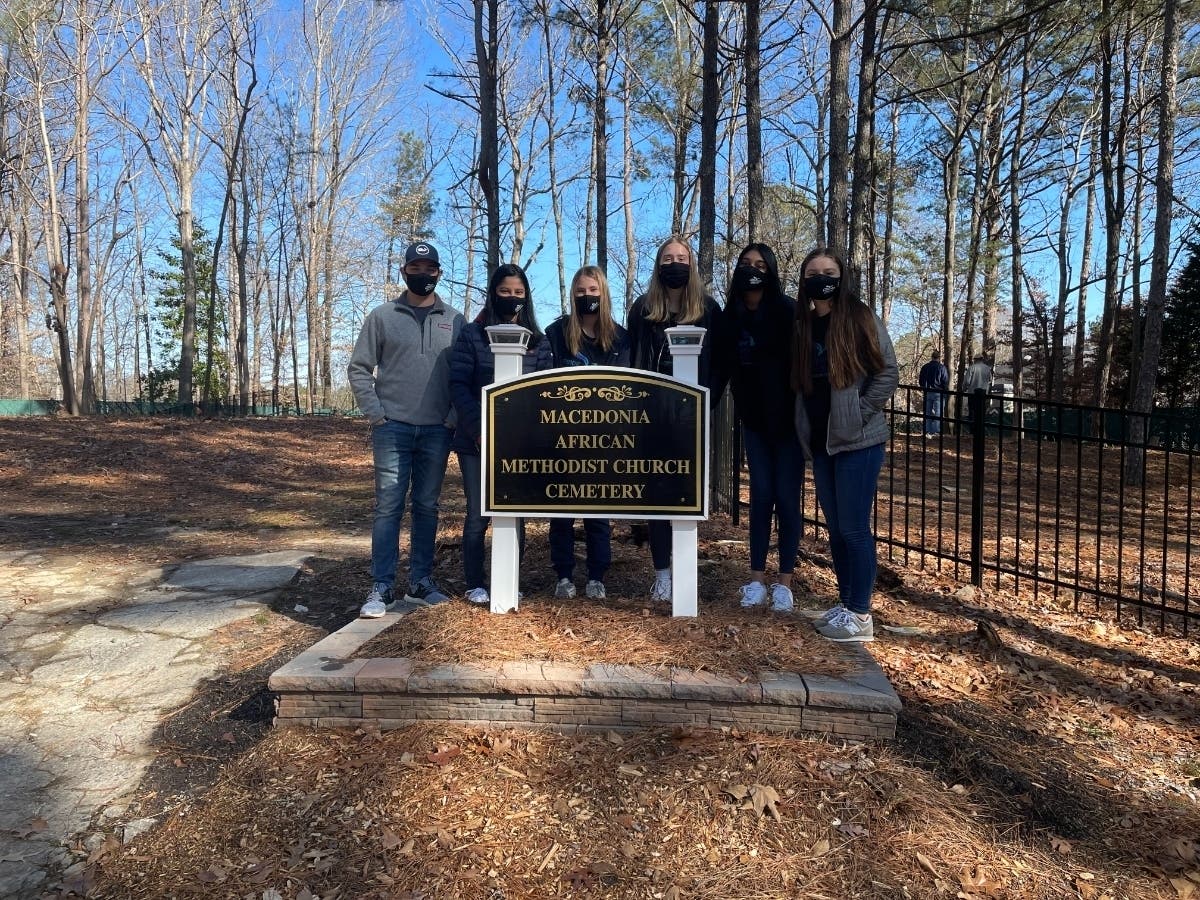Student Leadership Johns Creek worked with the Johns Creek Historical Society to earn the recently awarded Georgia Humanities grant.
