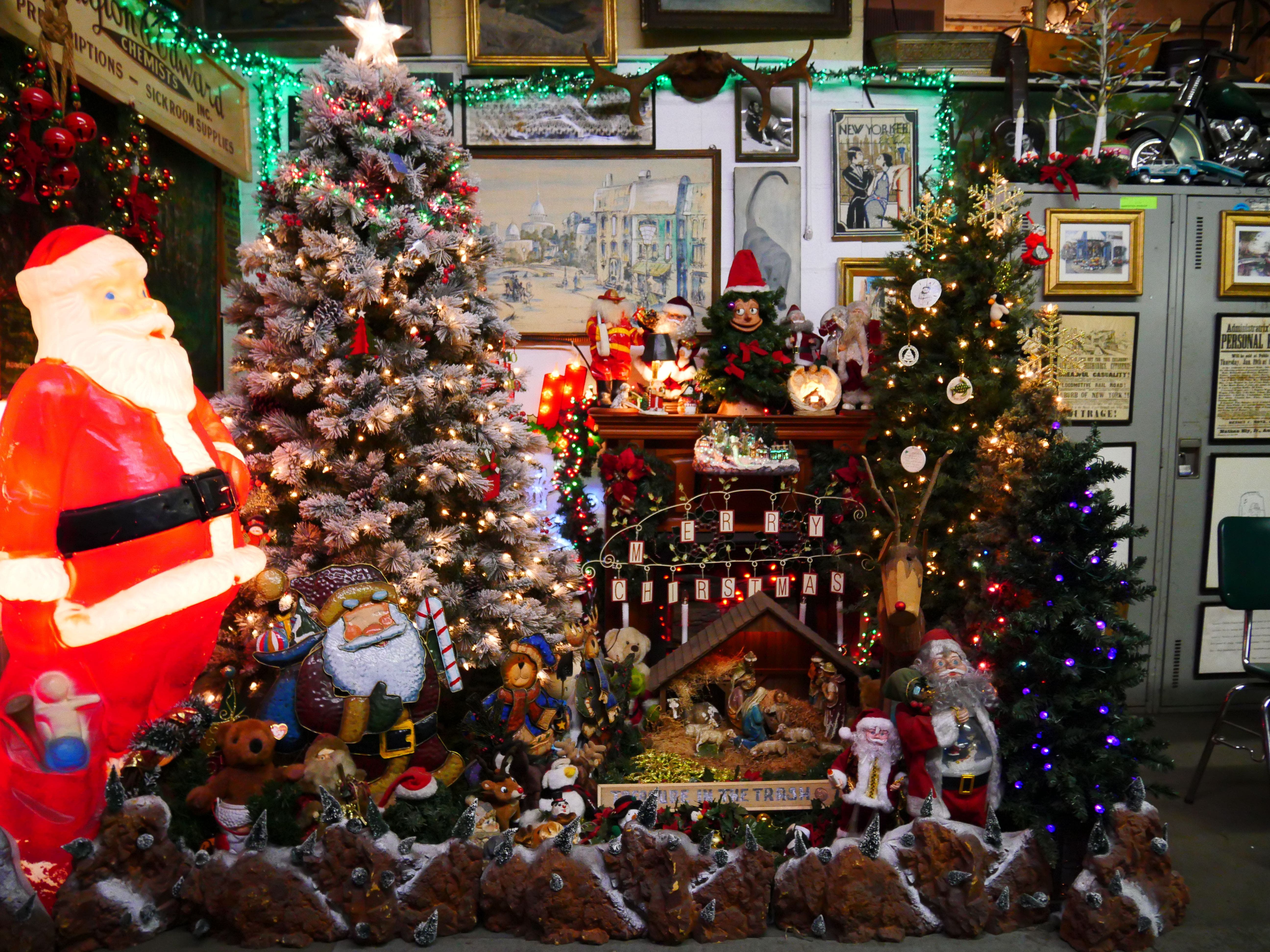 Molina's items within the DSNY garage.