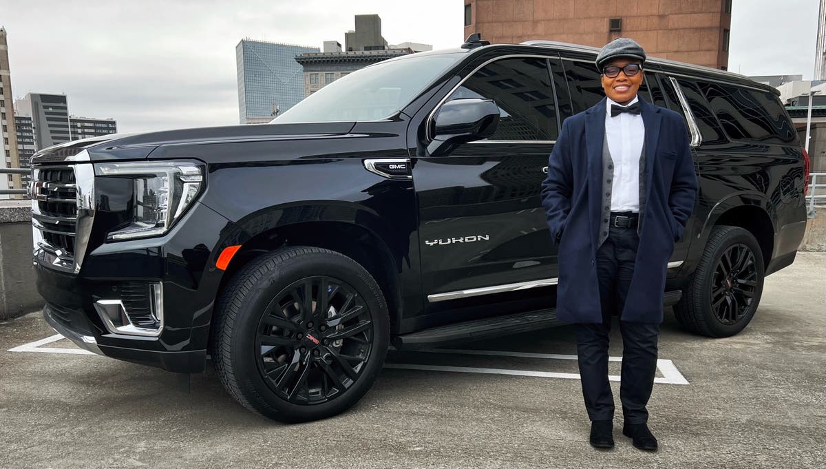 Royalty Black Limousine