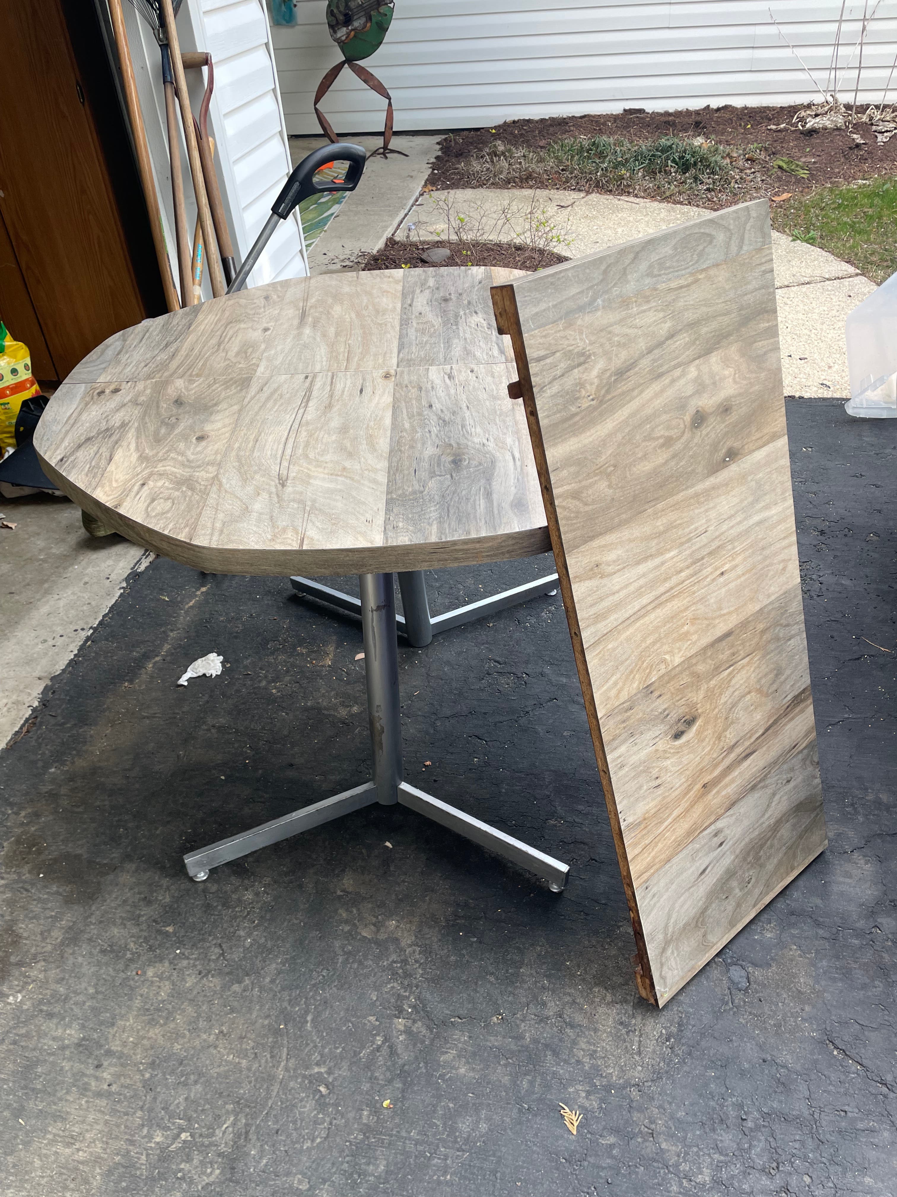 Free Dining Room Table w/Leaf