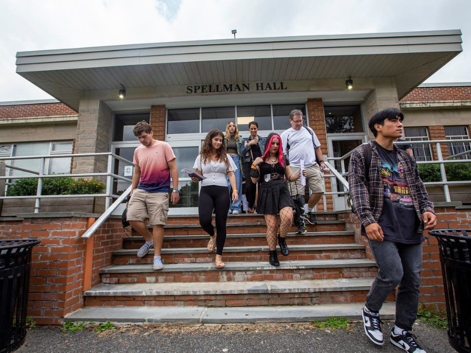 Students outside Spellman Hall at Manhattanville College 